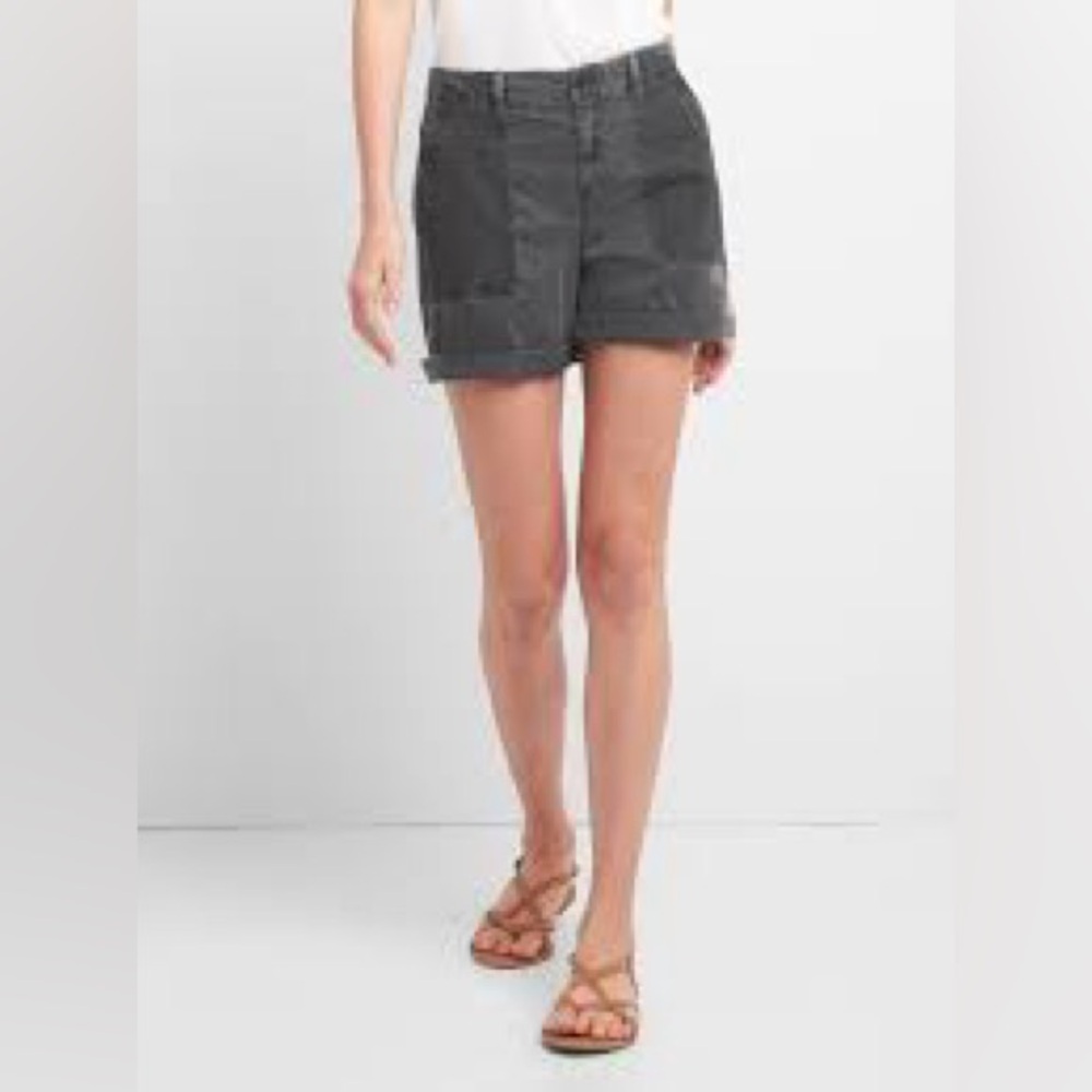 GAP 5" Girlfriend Chino Shorts Roll-Cuff Boyfriend fit Washed Black Size 2